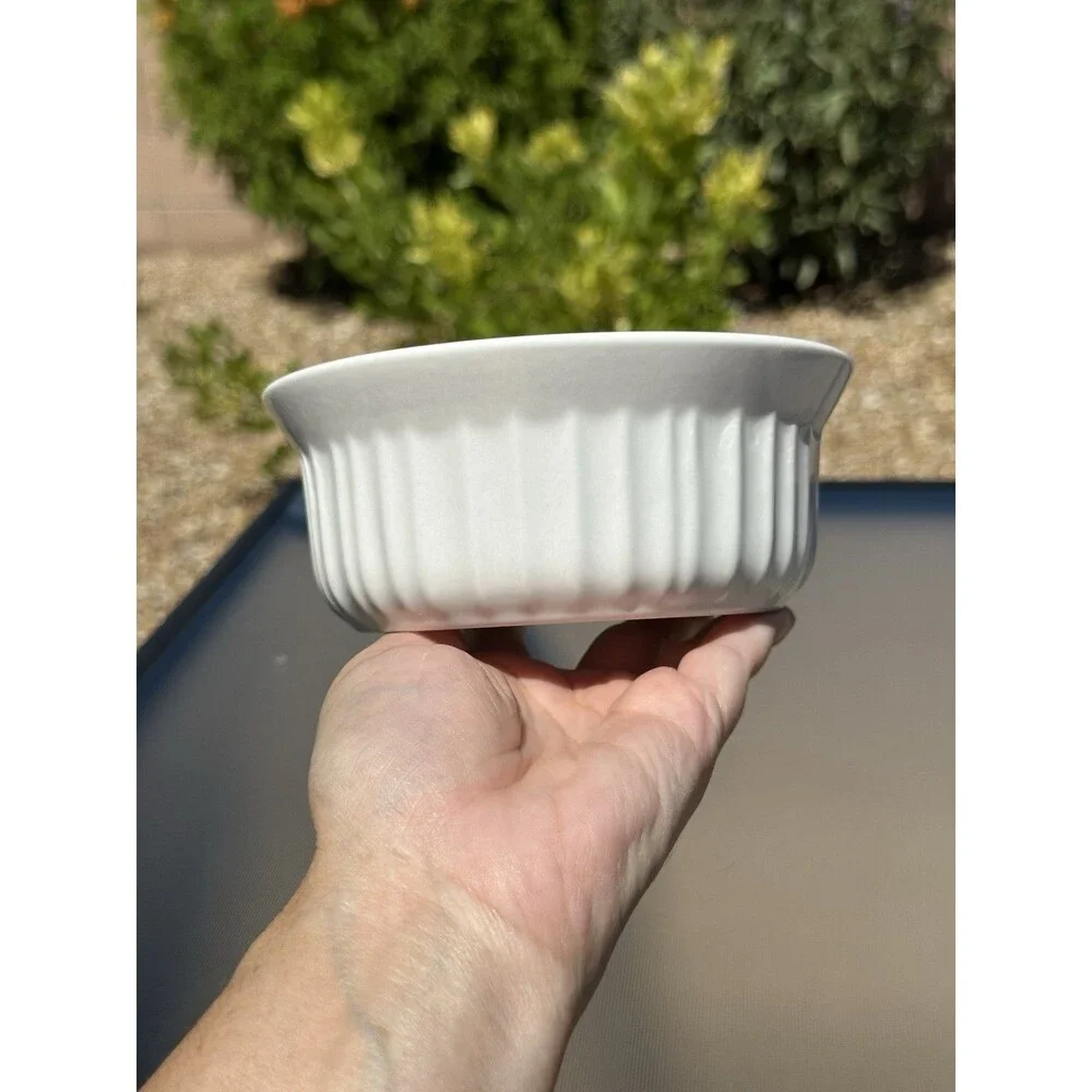 CorningWare 16 oz/ 473mL Round French White Casserole Dish Fluted Stoneware